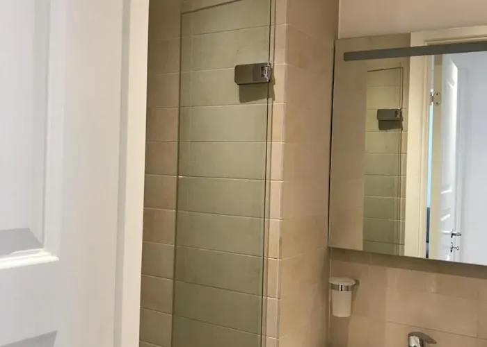 Tosleepincph Apartman *